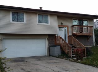 576 Emerson Cir, Bolingbrook, IL 60440