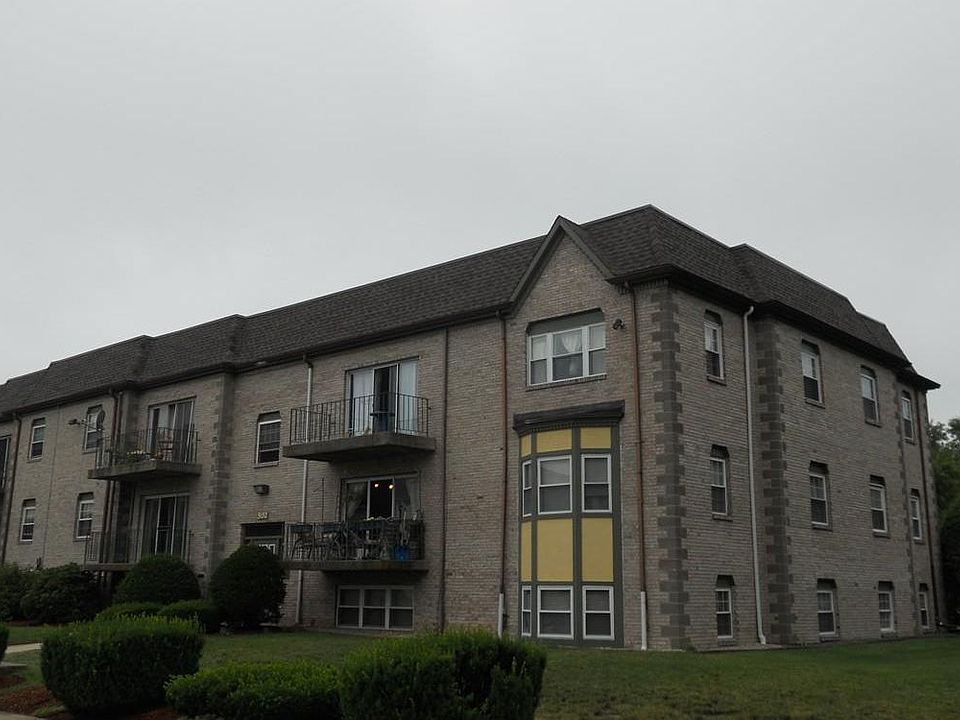 1st image of 112 Oak Ln APT 2