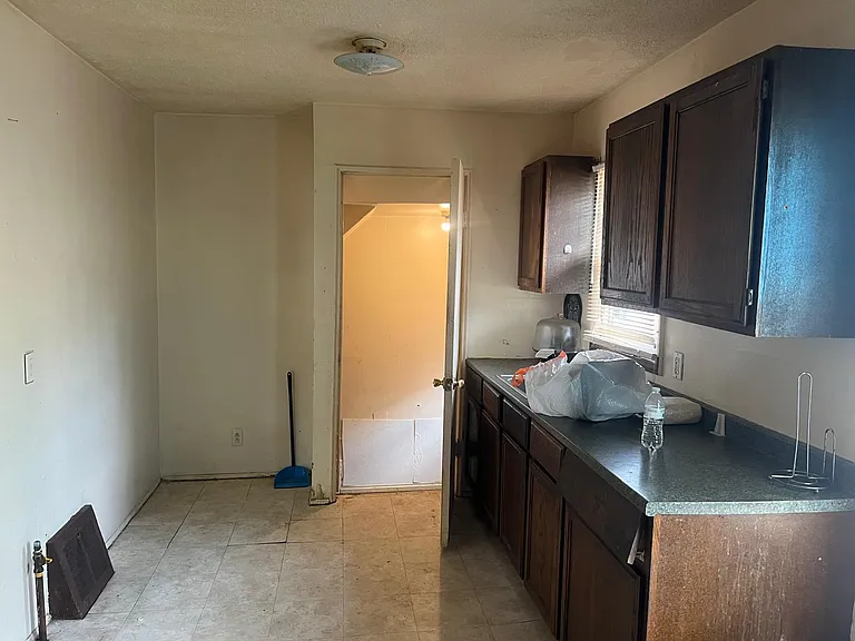 8278 Penrod St — Photo 3