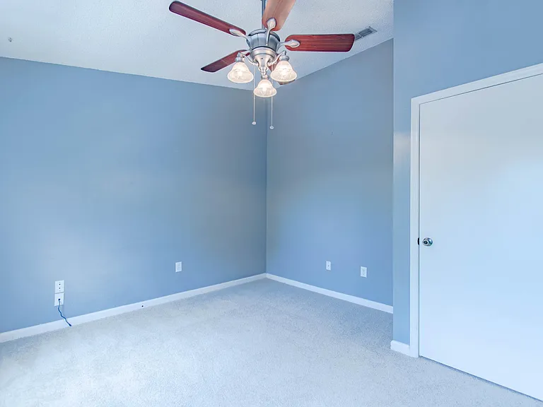 8639 Hunters Key Cir — Photo 20