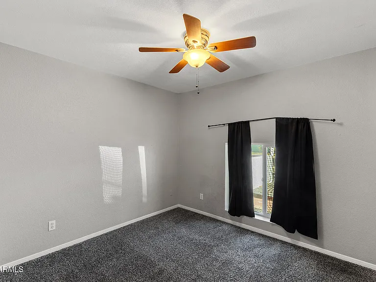 4716 W Christy Dr — Photo 36