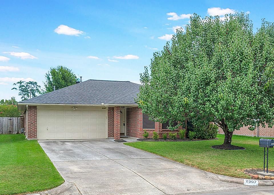1st image of 2307 Longleaf Pines Dr