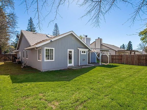 4th image of 8127 Aztec Way