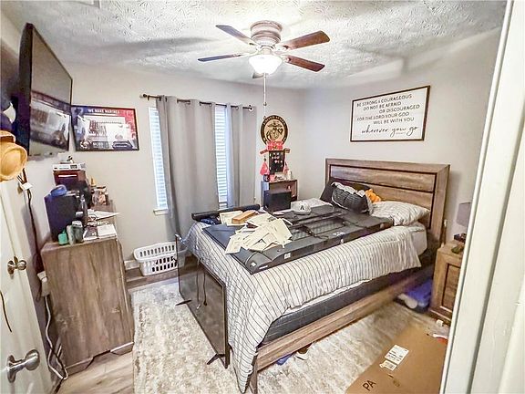 5th image of 1162 Pinebrook Rd