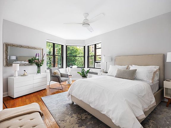 5th image of 736 W 186th St APT 6D