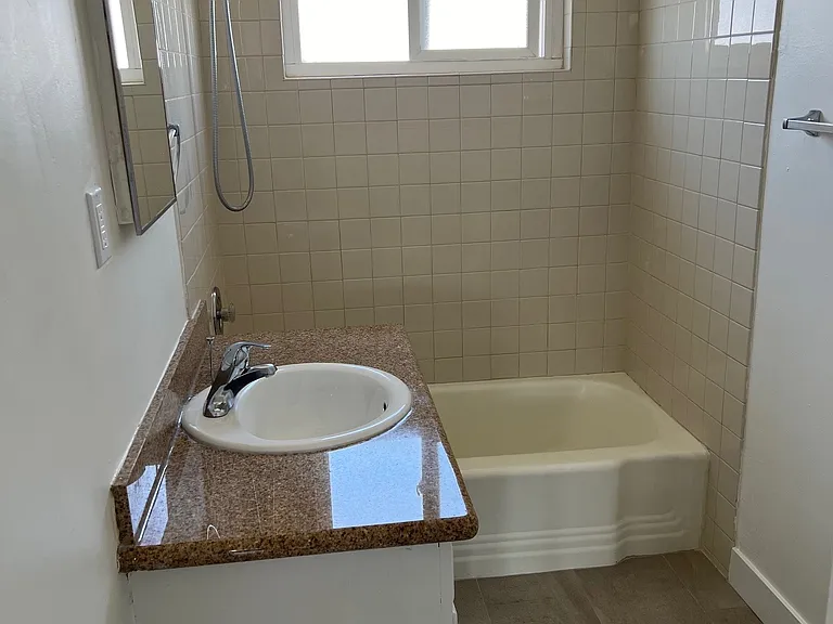 4038 Cherokee Ave #9 — Photo 8