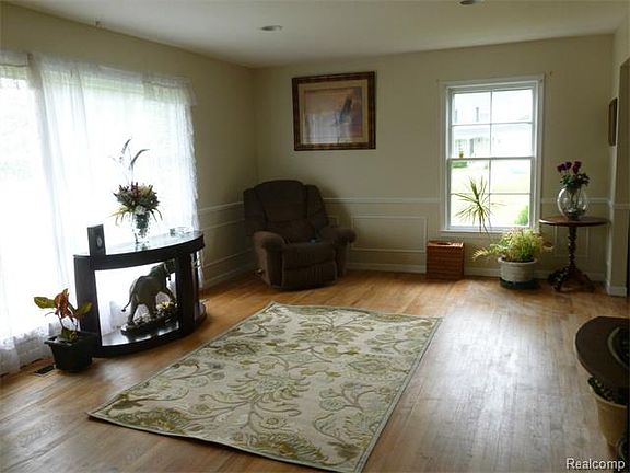 3rd image of 23835 W Newell Cir