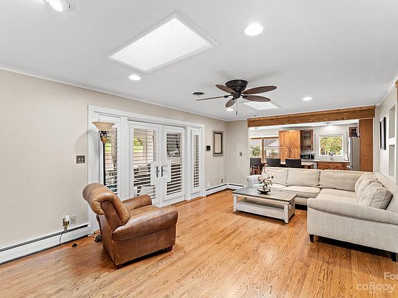 3rd image of 102 Hillside Ln #21/22