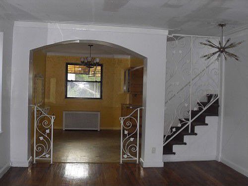 4th image of 3463 Ely Ave