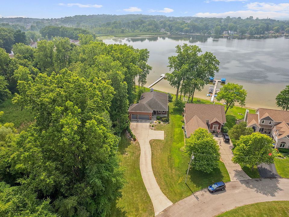 1st image of 172 Edgelake Dr