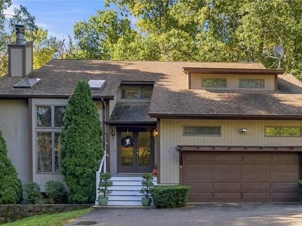 167 Fairview Ave, Hope Valley, RI 02832