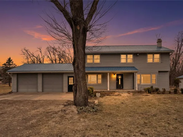 600 Carlton Rd, Cedar Rapids, IA 52403