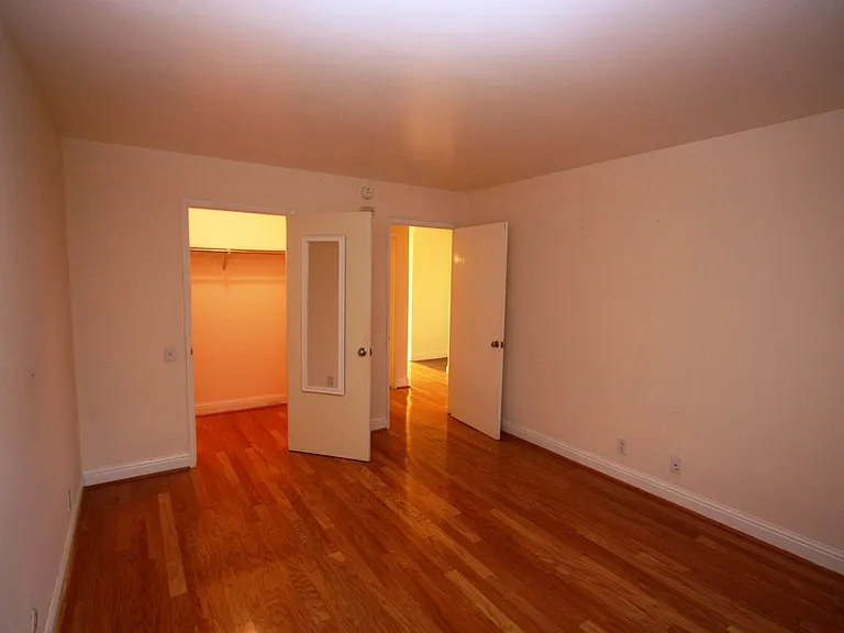 5015 Palmetto Ave #7 — Photo 8