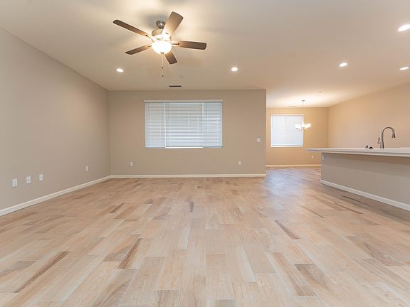 4th image of 30480 Bellwood Road