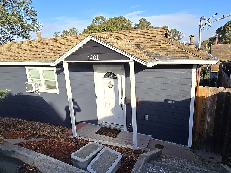 1401 Lang St — Photo 1
