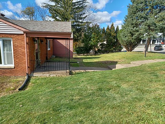 3rd image of 149 Greenbriar Dr