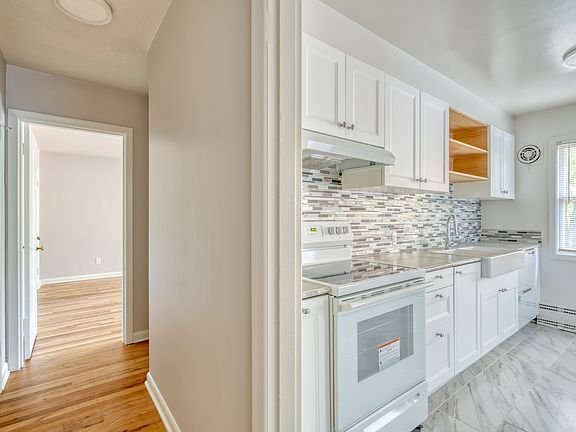4th image of 2244 NW Overton St APT 3