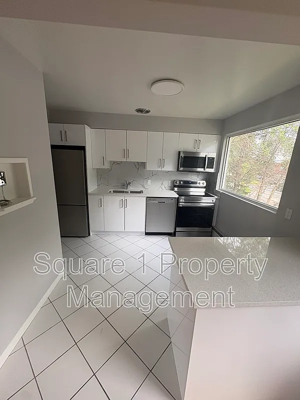 2 bed, 1.0 bath, $1,500 — Photo 1