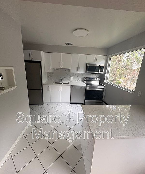 1st image of 10036 117th St NW