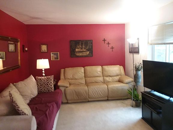 3rd image of 7127 SW Sagert St Unit 105