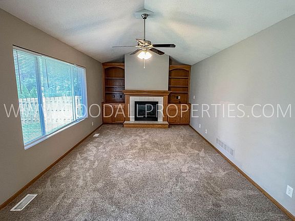 3rd image of 775 SE Glendale Dr