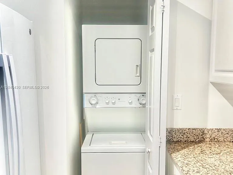 1155 Brickell Bay Dr #807 — Photo 5