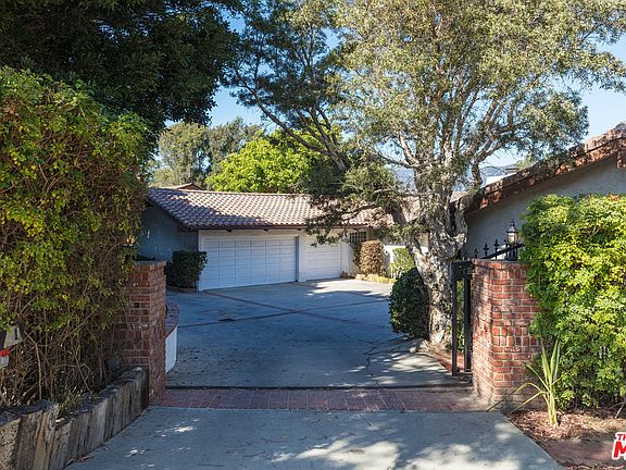 2nd image of 6656 Dume Dr