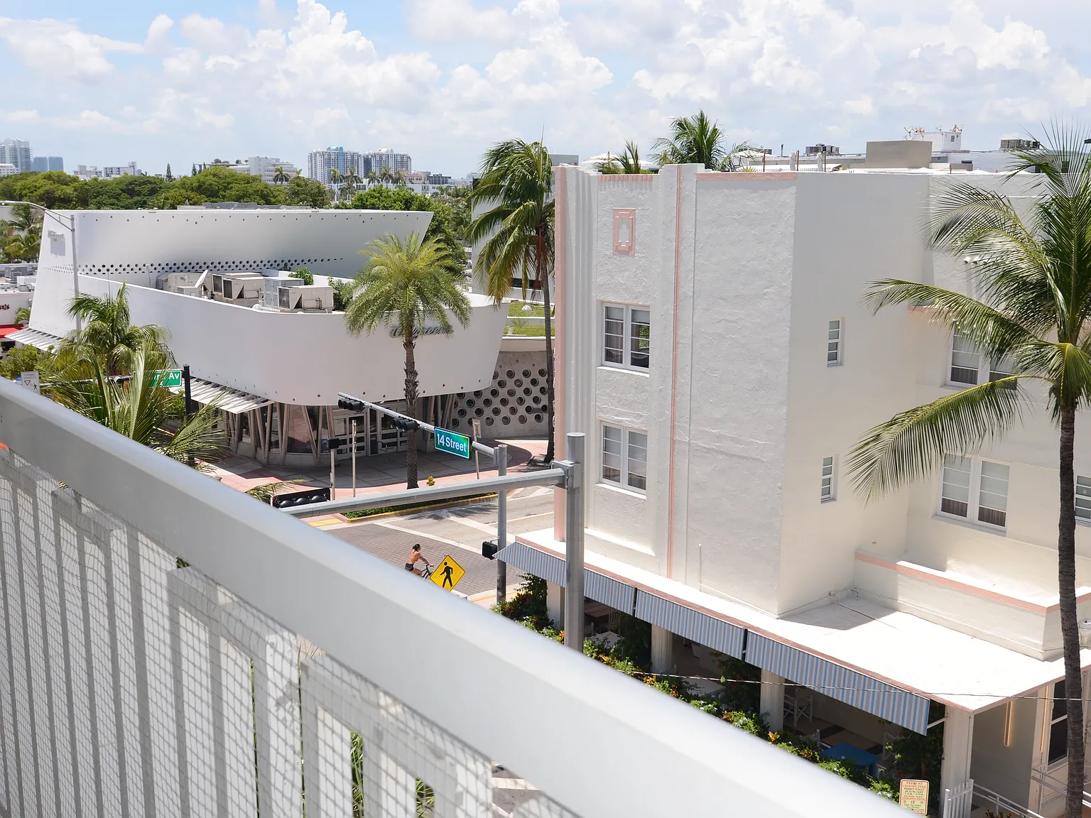 1 bed, 722 sqft, $2,500 — Photo 2