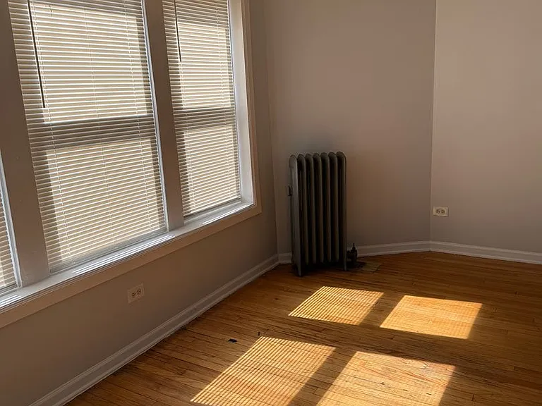 SPACIOUS 2 BEDROOM APARTMENTS AVAILABLE — Photo 16