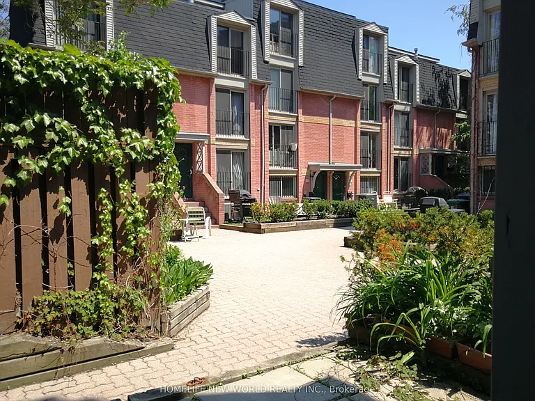 325 Jarvis St #33 — Photo 10