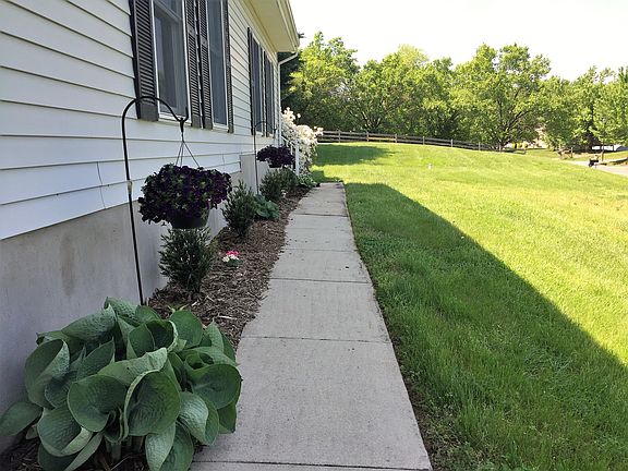 3rd image of 668 Teton Dr