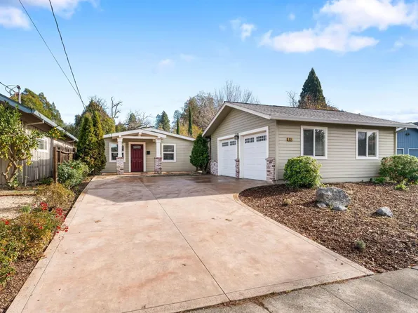 824 Prince Avenue, Healdsburg, CA 95448