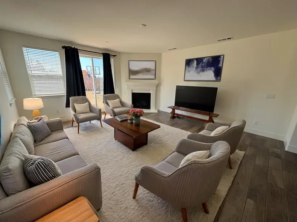 1101 Pearl Dr, Los Banos, CA 93635