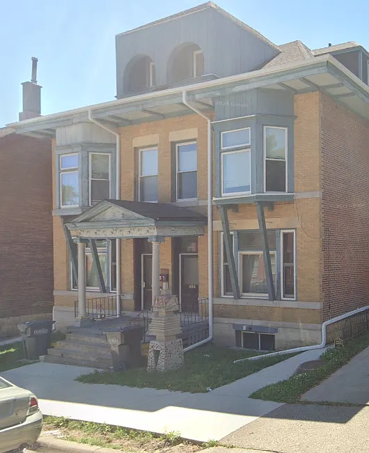 Building Photo - 422 Loras Blvd #422