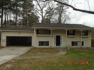 1208 Pineglen Dr, Riverdale, GA 30296