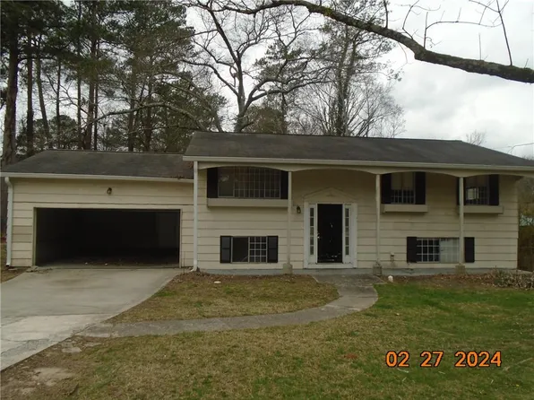 1208 Pineglen Dr, Riverdale, GA 30296