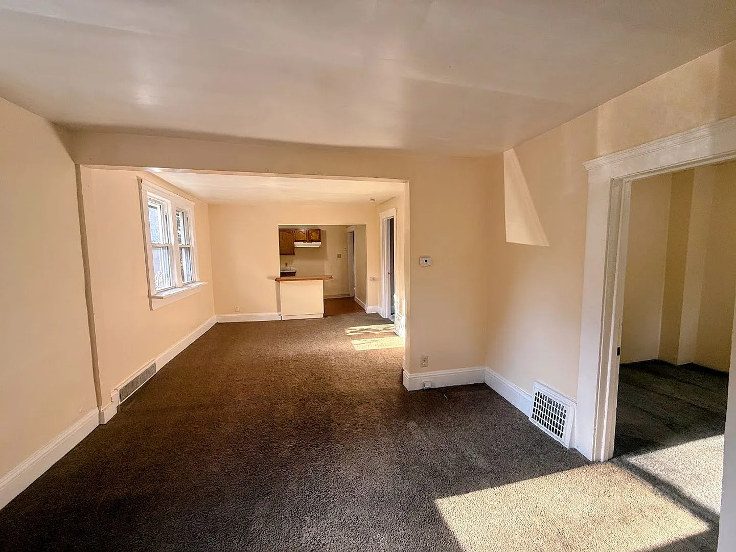 2 Bedroom 1 Bathroom Home for Rent! — Photo 2
