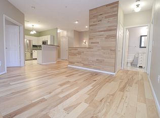 1708 Lake Shore Crest Dr APT 13, Reston, VA 20190