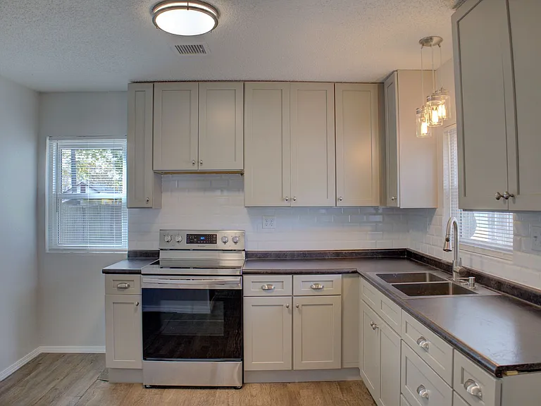 438 S 55th West Ave — Photo 8