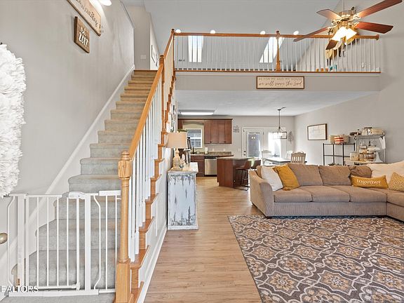 5th image of 2405 Lassie Way