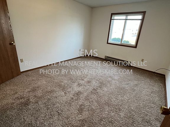 5th image of 534 E Slifer St #7