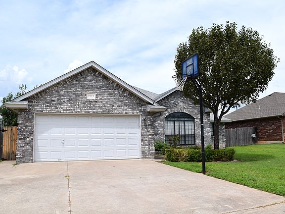 4th image of 2513 Highland Dr