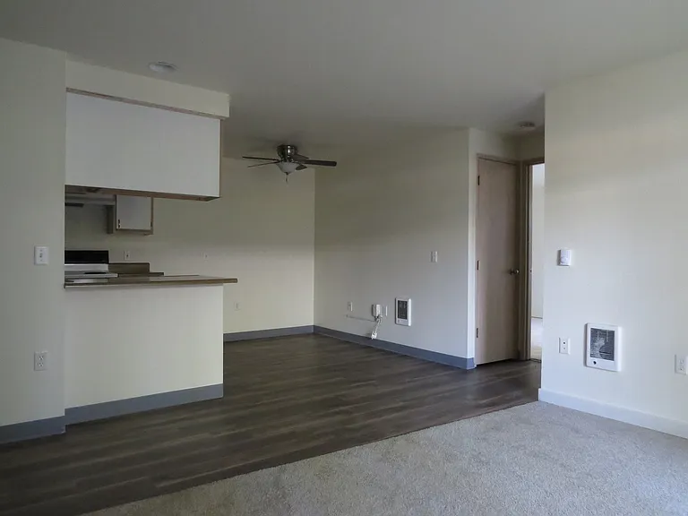 Chehalem Creek Apartments — Photo 15