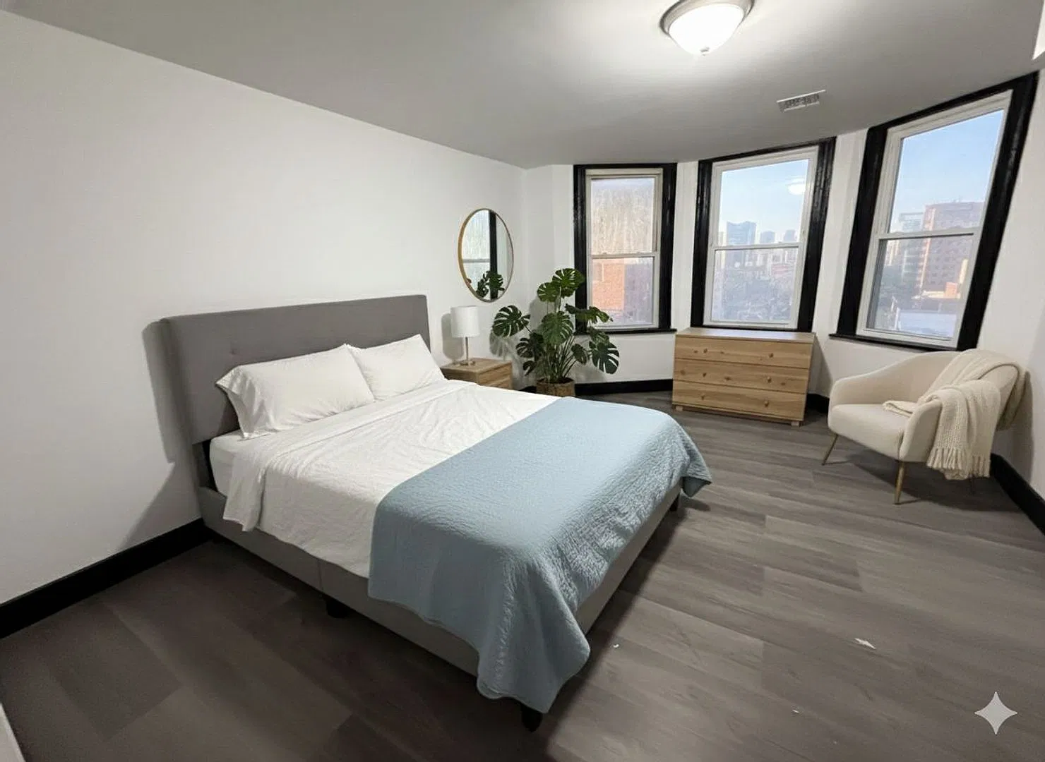 910 S 18 LLC — Photo 2