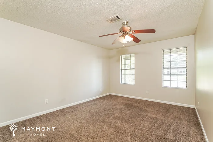 1911 Neptune Dr — Photo 10