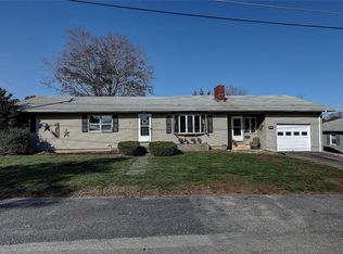 33 Arkwright Rd, Webster, MA 01570