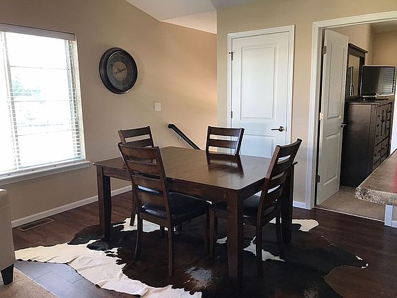 4th image of 467 Cameron Way