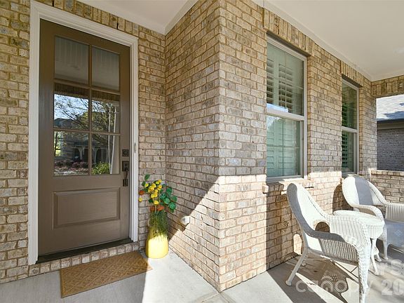 3rd image of 16615 Redding Park Ln