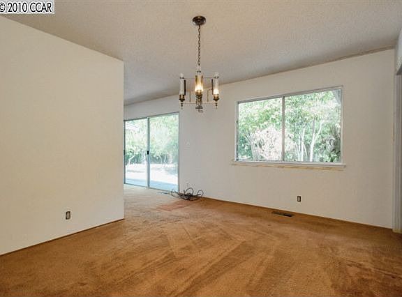 3rd image of 283 Deerfield Dr