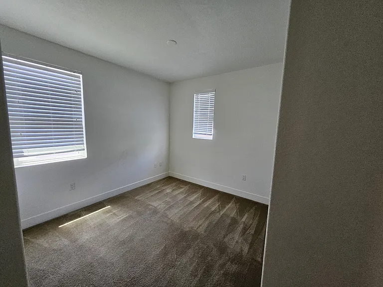 1660 Spring St — Photo 7